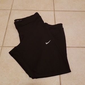 NWOT Nike Dri Fit capri sz small